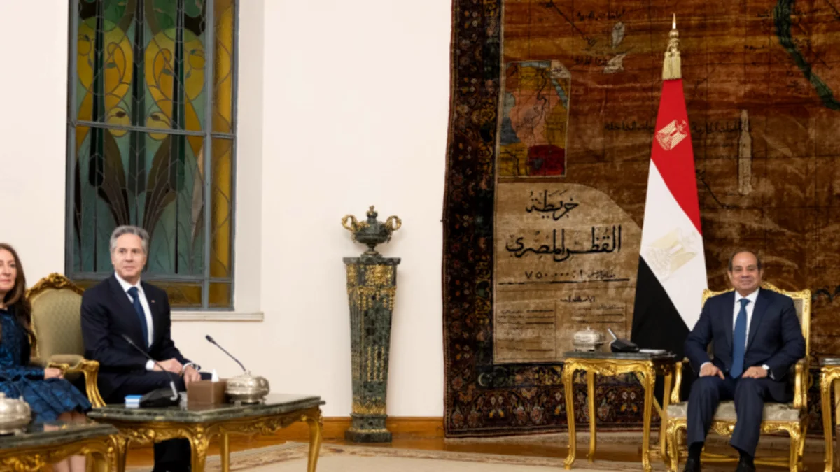 الرئيس عبد الفتاح السيسي خلال اجتماع رسمي في القاهرة